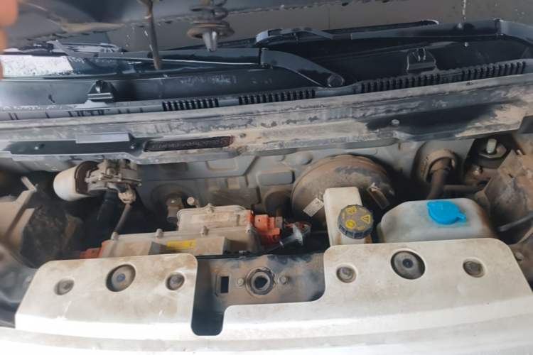 Used Chery QQ Ice Cream 2022 170km Sundae Phosphate Lithium-Ion Engine Bay