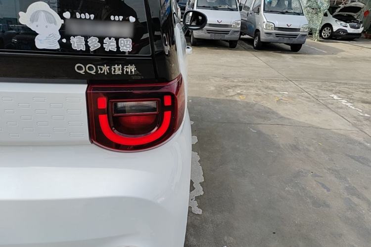 Used Chery QQ Ice Cream 2022 170km Sundae Phosphate Lithium-Ion Exterior 1
