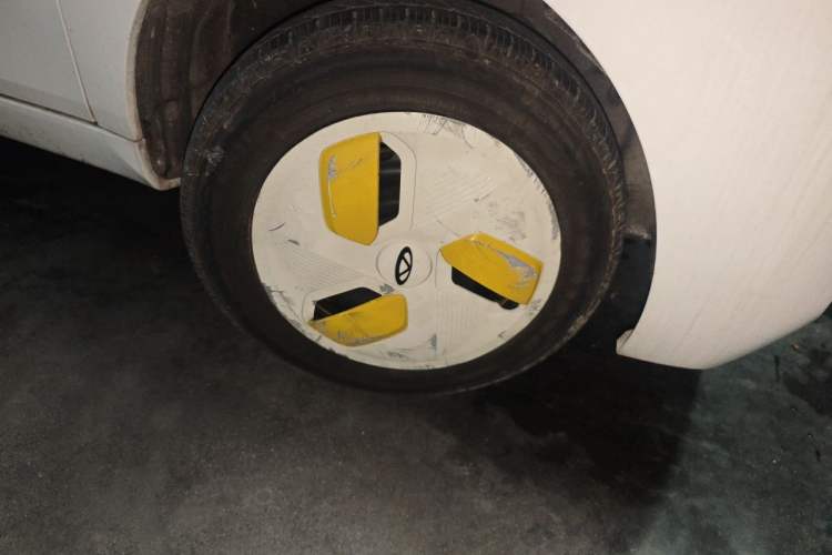 Used Chery QQ Ice Cream 2022 120km Conical Shape Lithium Iron Phosphate Exterior 1