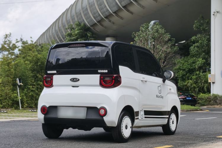 Used Chery QQ Ice Cream 2022 170km Sundae Phosphate Lithium-Ion Exterior 3