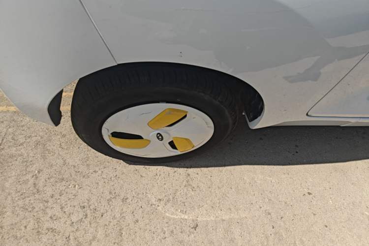 Used Chery QQ Ice Cream 2022 170km Sundae Phosphate Lithium-Ion Exterior 5