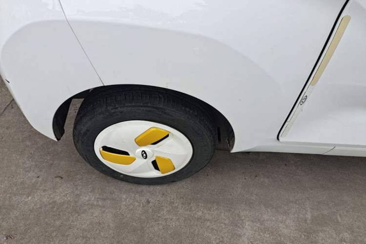 Used Chery QQ Ice Cream 2022 170km Sundae Phosphate Lithium-Ion Exterior 5