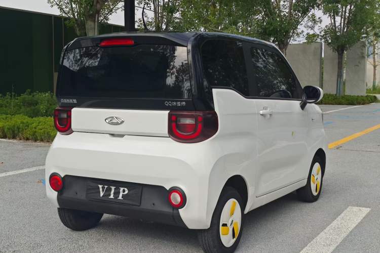 Used Chery QQ Ice Cream 2022 170km Sundae Phosphate Lithium-Ion Exterior 5