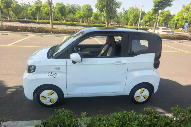 Used Chery QQ Ice Cream 2022 170km Sundae Phosphate Lithium-Ion Exterior 6