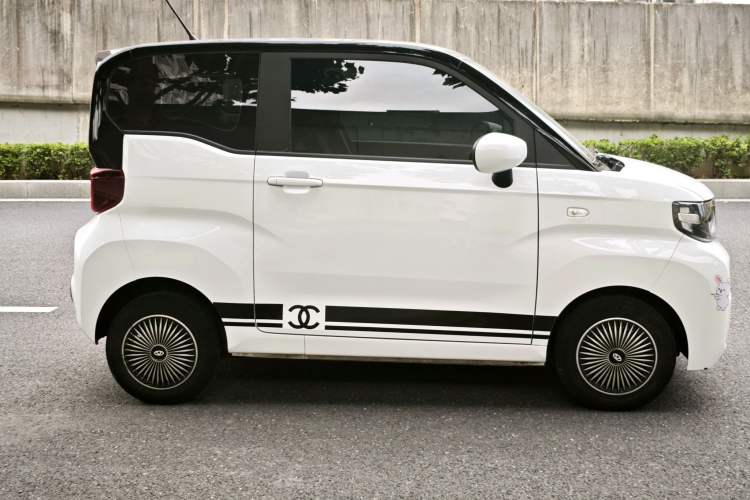 Used Chery QQ Ice Cream 2022 170km Sundae Phosphate Lithium-Ion Exterior 8