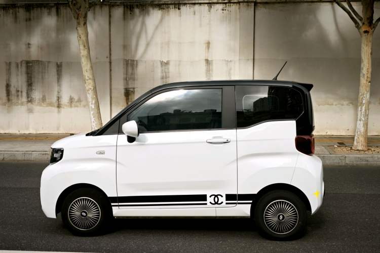 Used Chery QQ Ice Cream 2022 170km Sundae Phosphate Lithium-Ion Exterior 9