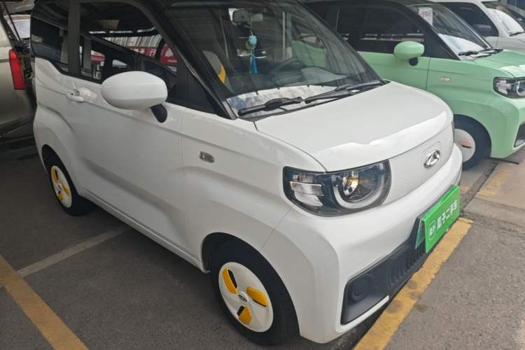 Used Chery QQ Ice Cream 2022 Pudding Model Front Right 45 Deg