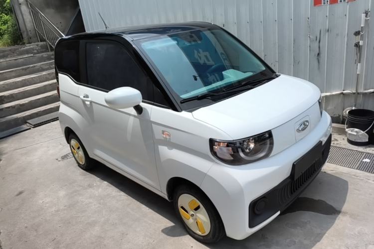 Used Chery QQ Ice Cream 2022 170km Sundae Phosphate Lithium-Ion Front Right 45 Deg