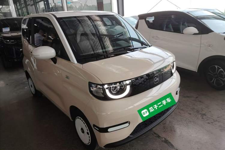 Used Chery QQ Ice Cream 2022 170km Sundae Phosphate Lithium-Ion Front Right 45 Deg