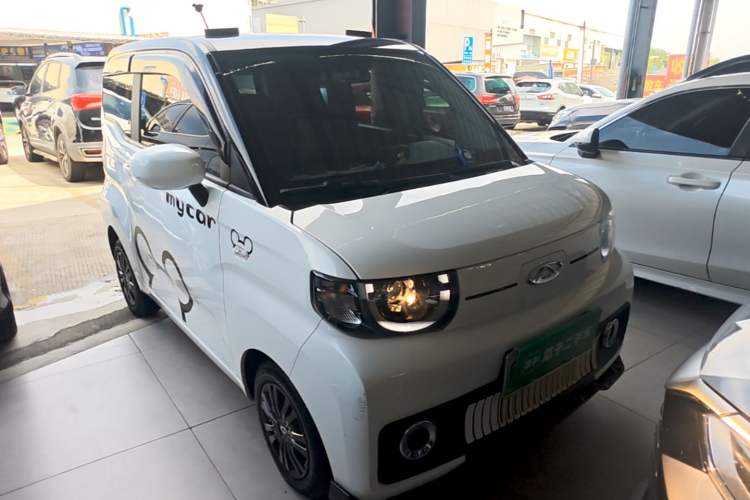 Used Chery QQ Ice Cream 2022 170km Sundae Phosphate Lithium-Ion Front Right 45 Deg