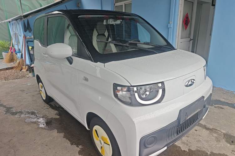 Used Chery QQ Ice Cream 2022 170km Sundae Phosphate Lithium-Ion Front Right 45 Deg