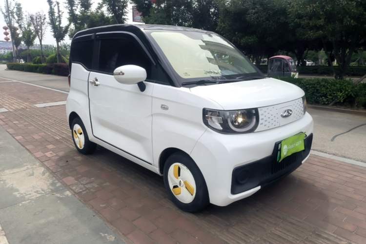 Used Chery QQ Ice Cream 2022 170km Sundae Phosphate Lithium-Ion Front Right 45 Deg