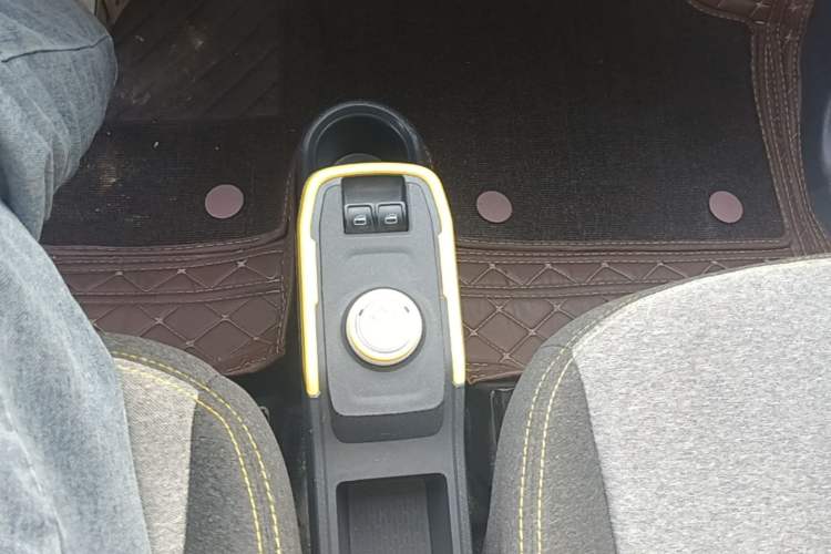 Used Chery QQ Ice Cream 2022 120km Conical Shape Lithium Iron Phosphate Gear Lever