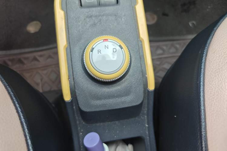 Used Chery QQ Ice Cream 2022 120km Conical Shape Lithium Iron Phosphate Gear Lever