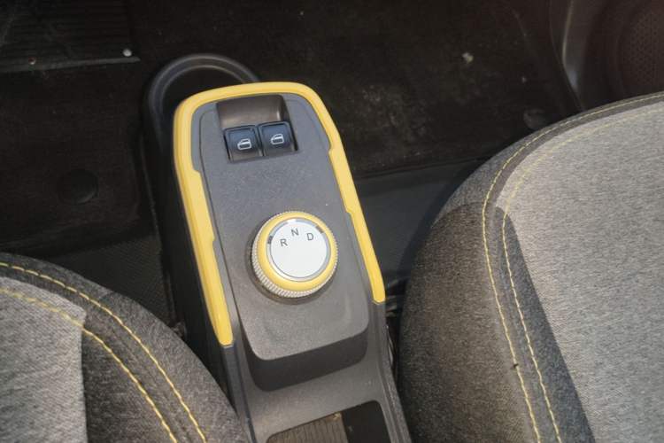 Used Chery QQ Ice Cream 2022 120km Conical Shape Lithium Iron Phosphate Gear Lever