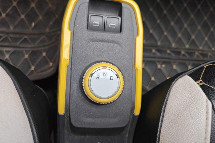 Used Chery QQ Ice Cream 2022 120km Conical Shape Lithium Iron Phosphate Gear Lever