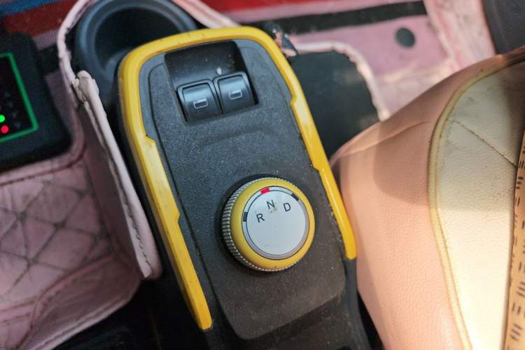 Used Chery QQ Ice Cream 2022 120km Milkshake Phosphate Lithium-Iron Gear Lever