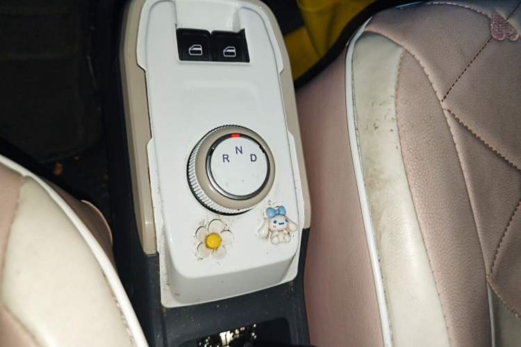 Used Chery QQ Ice Cream 2022 170km Sundae Phosphate Lithium-Ion Gear Lever