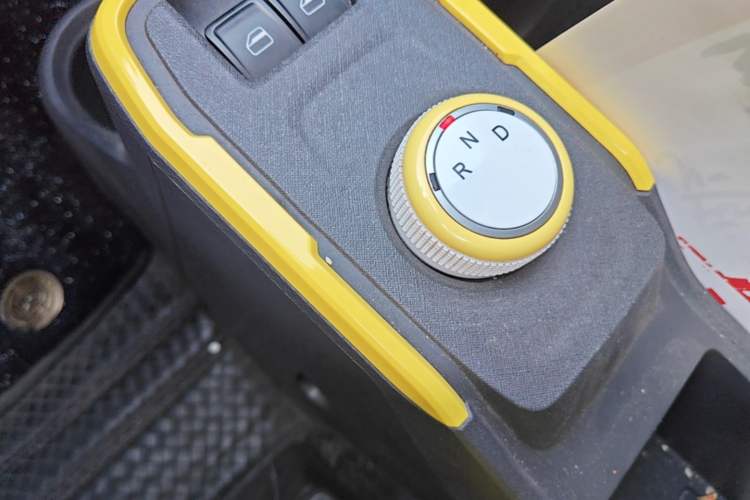 Used Chery QQ Ice Cream 2022 120km Conical Shape Lithium Iron Phosphate Gear Lever