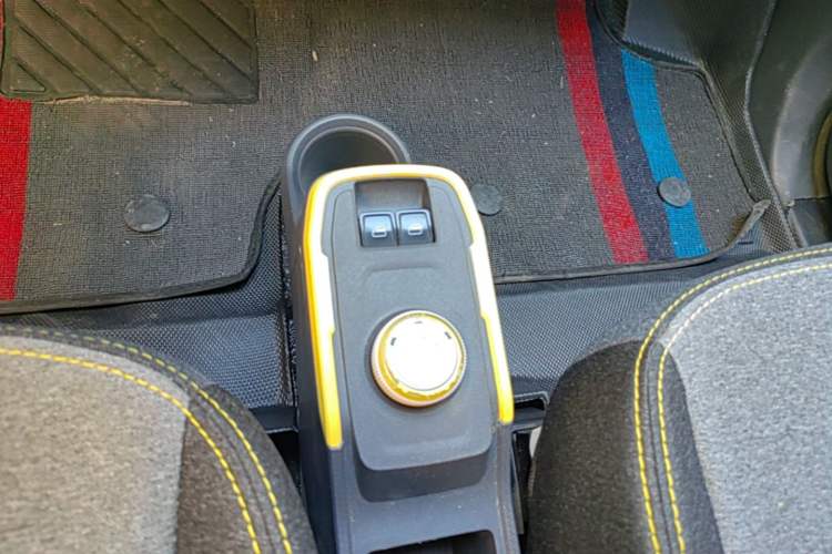 Used Chery QQ Ice Cream 2022 120km Milkshake Phosphate Lithium-Iron Gear Lever