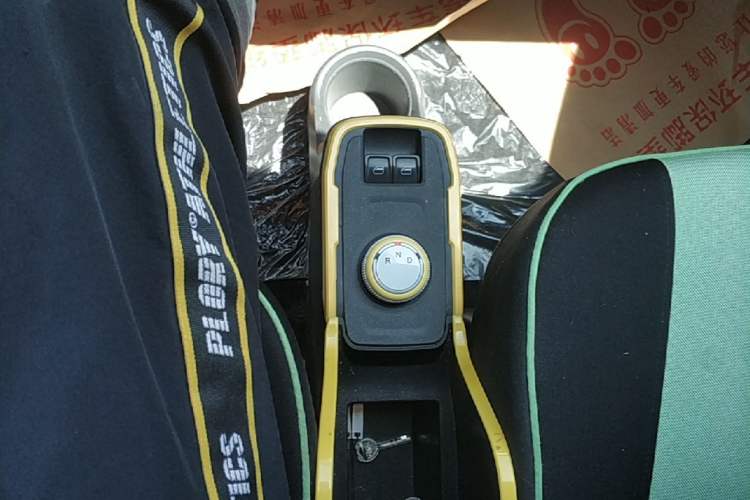 Used Chery QQ Ice Cream 2022 170km Sundae Phosphate Lithium-Ion Gear Lever