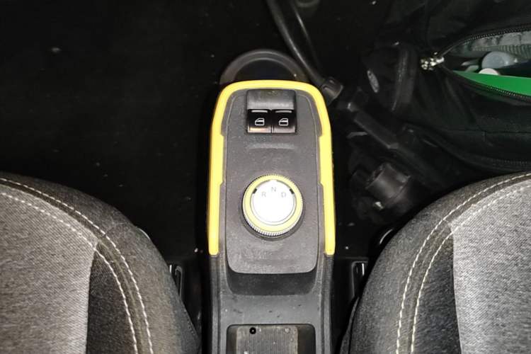 Used Chery QQ Ice Cream 2022 120km Conical Shape Lithium Iron Phosphate Gear Lever
