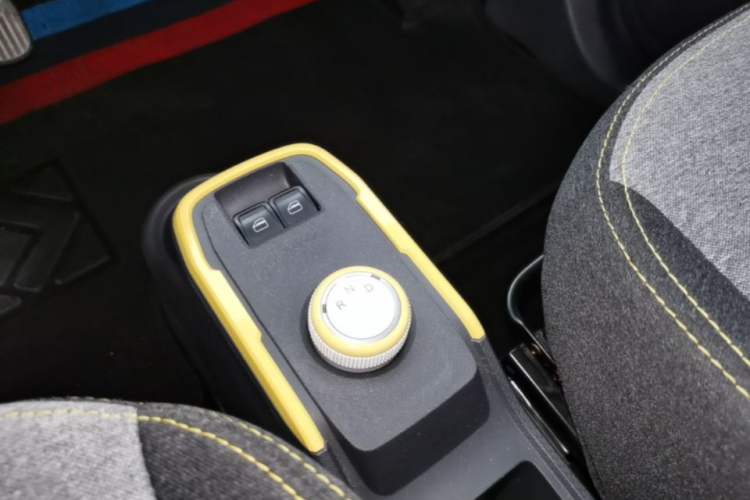 Used Chery QQ Ice Cream 2022 120km Conical Shape Lithium Iron Phosphate Gear Lever