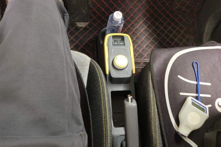Used Chery QQ Ice Cream 2022 170km Sundae Phosphate Lithium-Ion Gear Lever