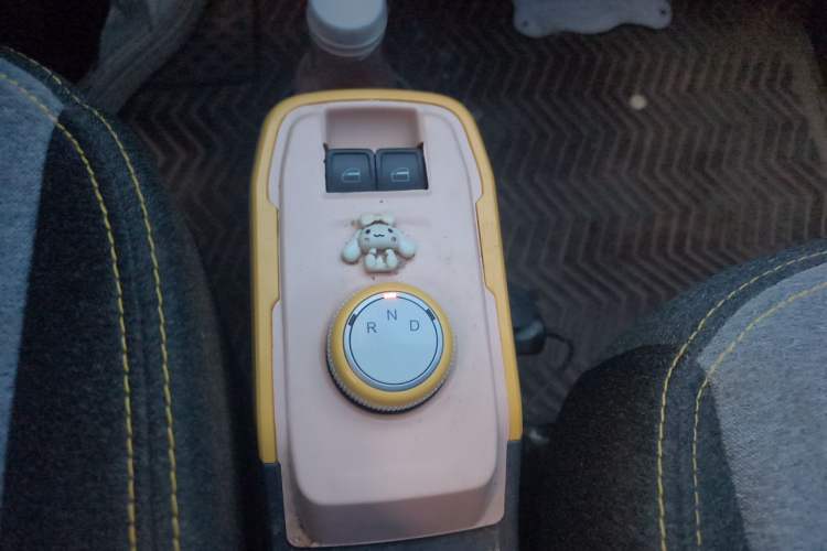 Used Chery QQ Ice Cream 2022 170km Sundae Phosphate Lithium-Ion Gear Lever