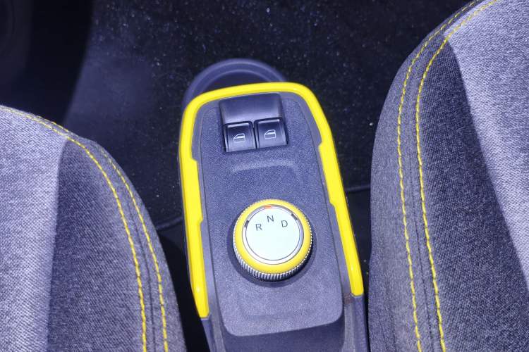 Used Chery QQ Ice Cream 2022 120km Conical Shape Lithium Iron Phosphate Gear Lever