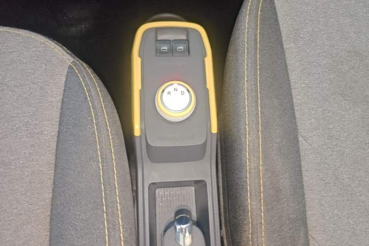 Used Chery QQ Ice Cream 2022 Pudding Model Gear Lever