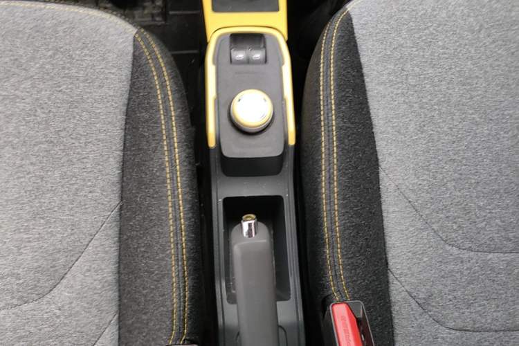 Used Chery QQ Ice Cream 2022 120km Milkshake Phosphate Lithium-Iron Gear Lever