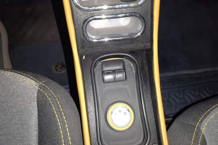 Used Chery QQ Ice Cream 2022 120km Conical Shape Lithium Iron Phosphate Gear Lever