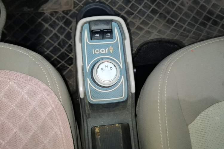 Used Chery QQ Ice Cream 2022 170km Sundae Phosphate Lithium-Ion Gear Lever