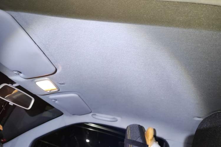 Used Chery QQ Ice Cream 2022 170km Sundae Phosphate Lithium-Ion Headliner