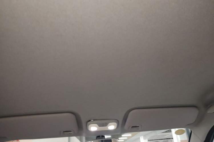 Used Chery QQ Ice Cream 2022 170km Sundae Phosphate Lithium-Ion Headliner