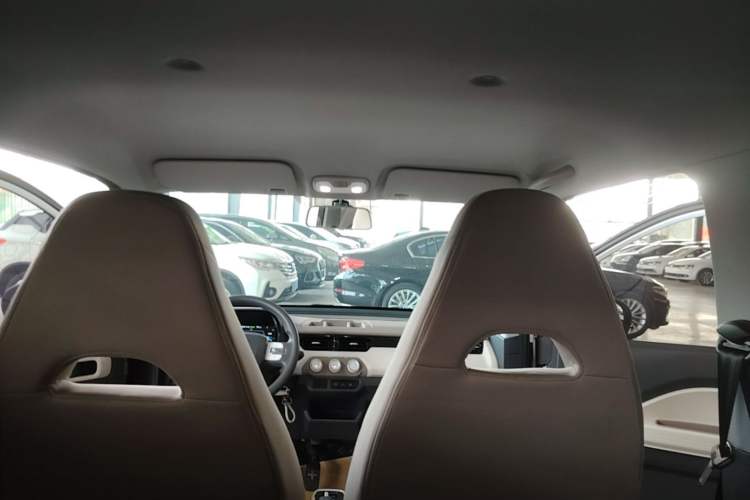 Used Chery QQ Ice Cream 2022 170km Sundae Phosphate Lithium-Ion Headliner