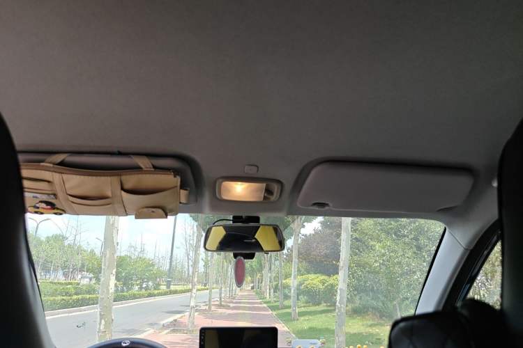 Used Chery QQ Ice Cream 2022 120km Conical Shape Lithium Iron Phosphate Headliner