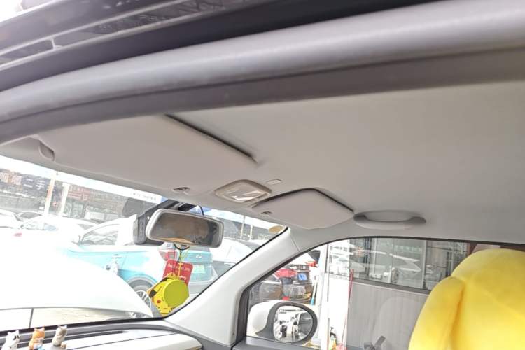 Used Chery QQ Ice Cream 2022 170km Sundae Phosphate Lithium-Ion Headliner