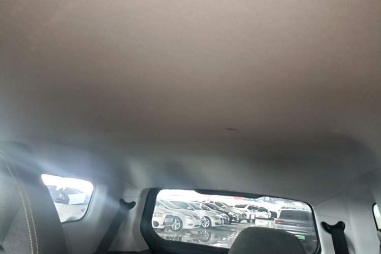 Used Chery QQ Ice Cream 2022 170km Sundae Phosphate Lithium-Ion Headliner