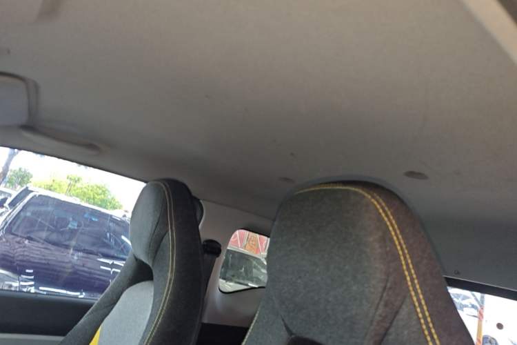 Used Chery QQ Ice Cream 2022 170km Sundae Phosphate Lithium-Ion Headliner