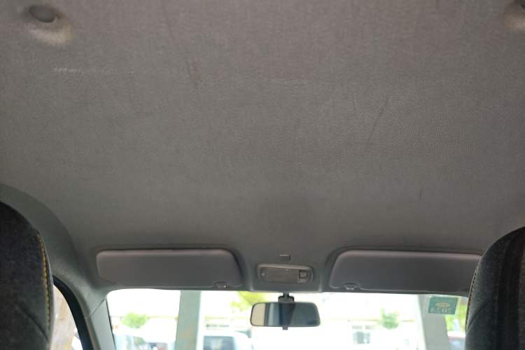 Used Chery QQ Ice Cream 2022 170km Sundae Phosphate Lithium-Ion Headliner