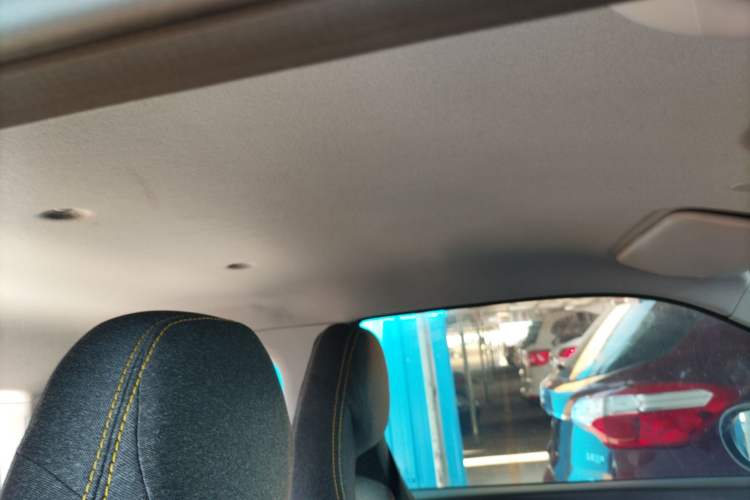 Used Chery QQ Ice Cream 2022 170km Sundae Phosphate Lithium-Ion Headliner