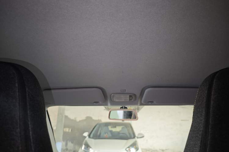 Used Chery QQ Ice Cream 2022 170km Sundae Phosphate Lithium-Ion Headliner