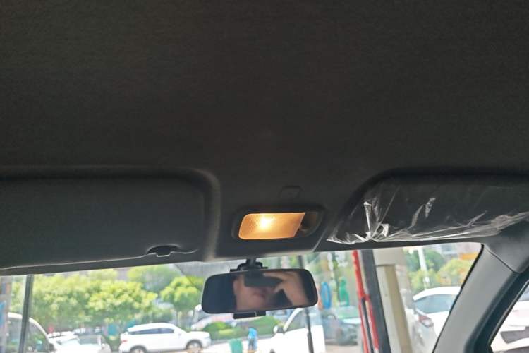 Used Chery QQ Ice Cream 2022 120km Conical Shape Lithium Iron Phosphate Headliner