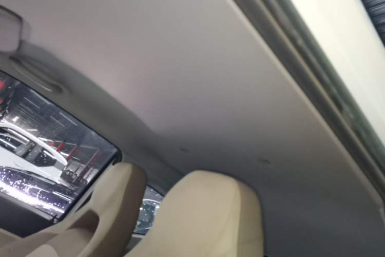 Used Chery QQ Ice Cream 2022 170km Sundae Phosphate Lithium-Ion Headliner
