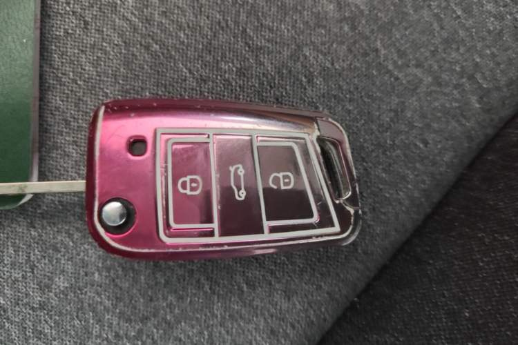 Used Chery QQ Ice Cream 2022 170km Sundae Phosphate Lithium-Ion Interior 1