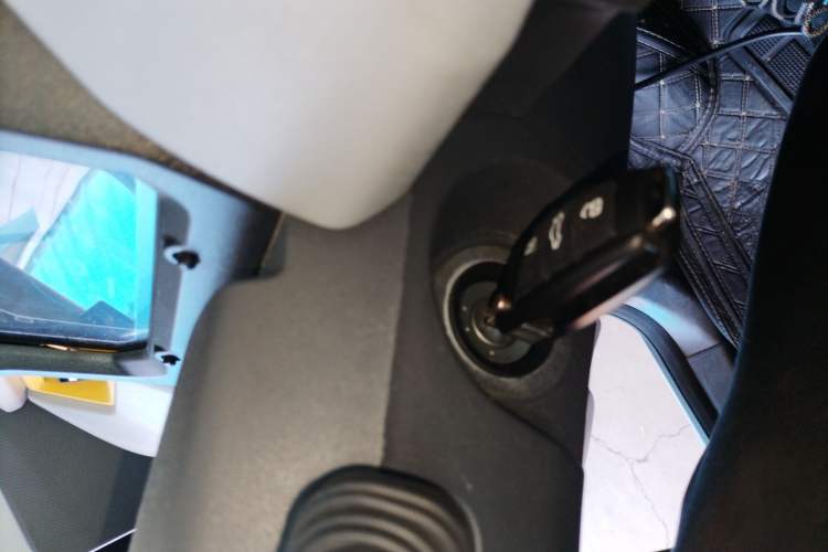 Used Chery QQ Ice Cream 2022 170km Sundae Phosphate Lithium-Ion Interior 1