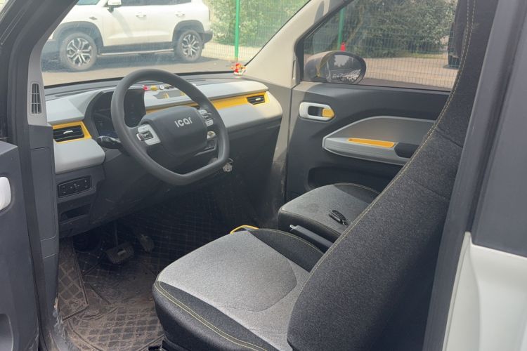 Used Chery QQ Ice Cream 2022 120km Conical Shape Lithium Iron Phosphate Interior 1
