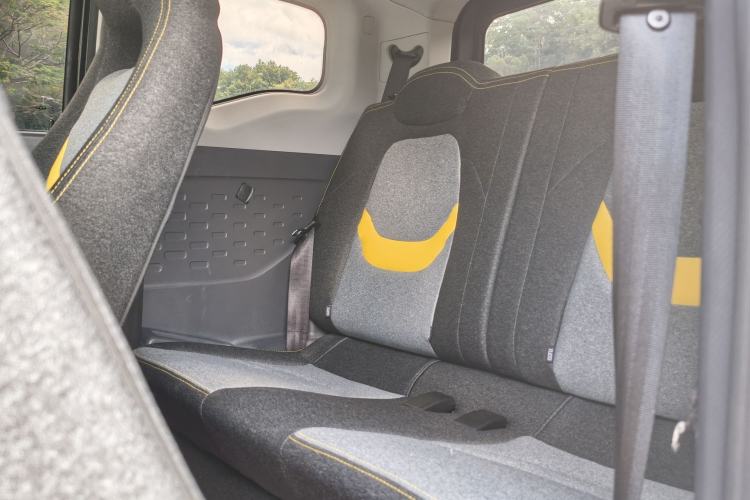Used Chery QQ Ice Cream 2022 170km Sundae Phosphate Lithium-Ion Interior 2